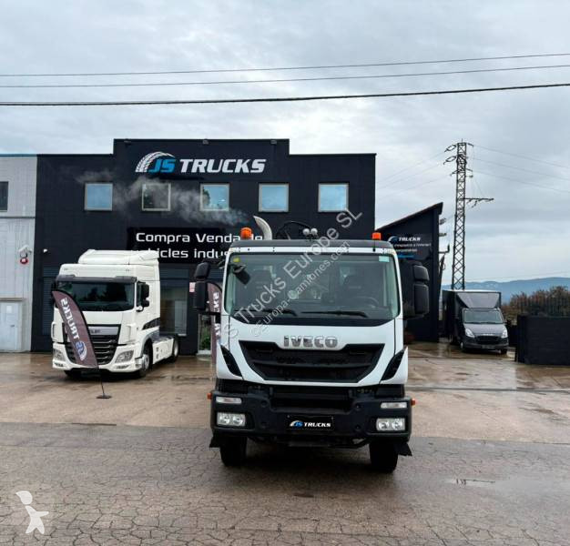 Teherautó Iveco 360