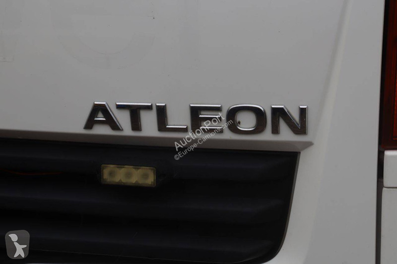 Vrachtwagen Nissan