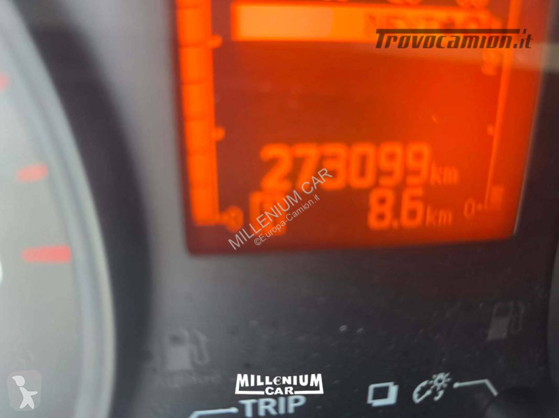 Teherautó Nissan NISSAN NT400 FURGONE 4,50...