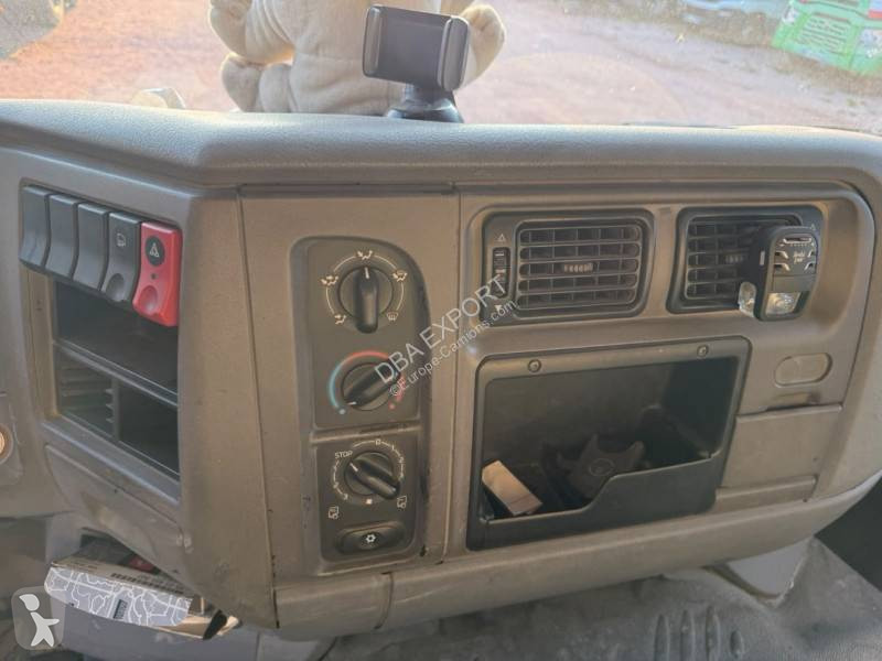 Teherautó Renault 320 DCI