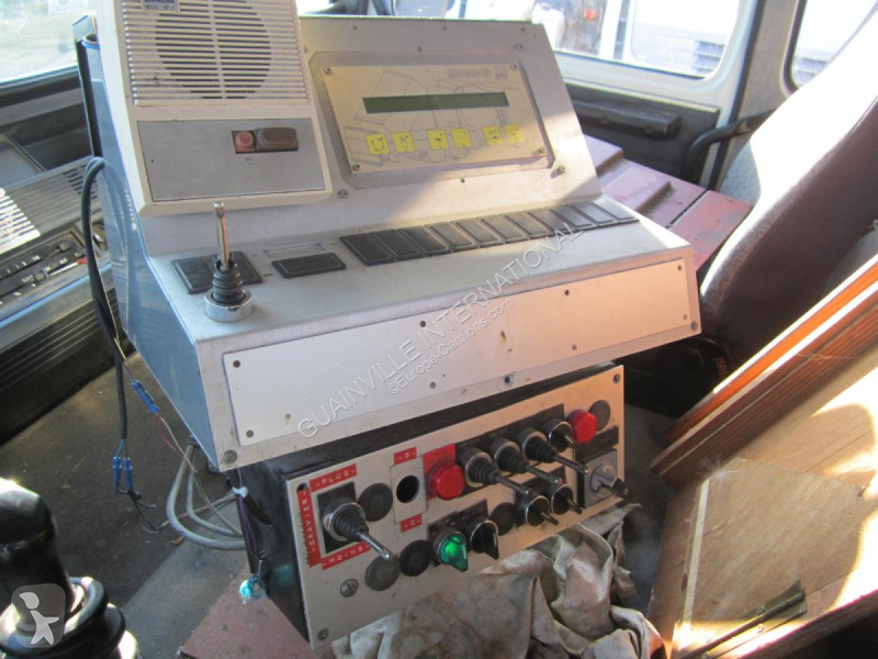 Wegenbouw Renault 300 G