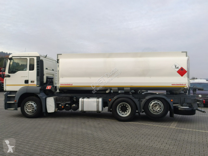 Lastbil MAN TGA 26.310 Autocysterna z Dystrybucją