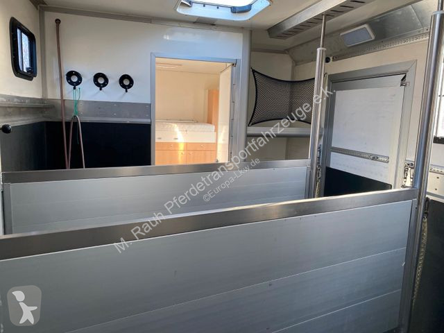 Camion Mercedes Pferdetransporter