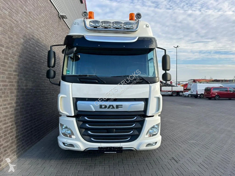 Camión DAF CF 450 8X2 OPRIJWAGEN/MACHINE...