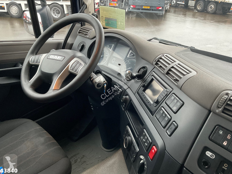 Camión DAF FAD  530 8x4 Euro 6 Palfinger 33...