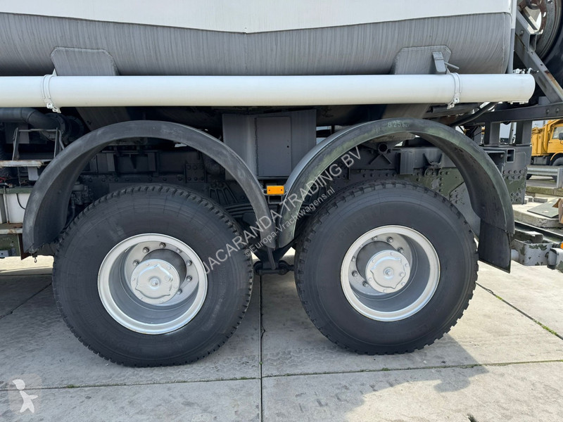 Camion Iveco 200-32 AHW 8000L Aircraft refueler...