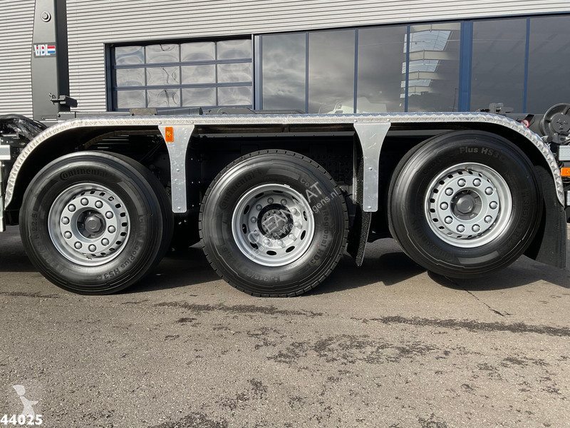 Camion Volvo FM  8x2 Hiab 25 Tonmeter laadkraan