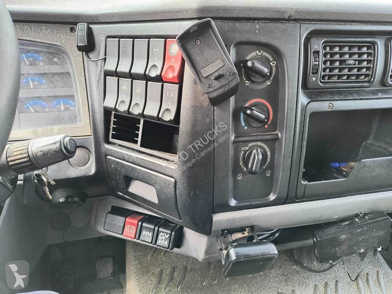 Camion Renault 220 10500L FUEL / CARBURANT - 4...