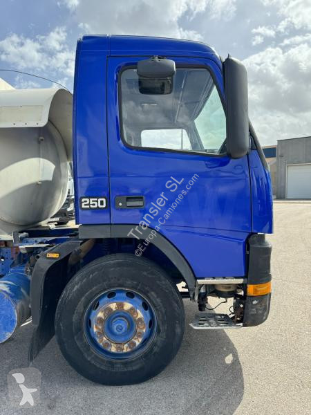 Camion Volvo 250