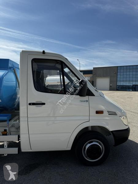 Užitkové vozidlo Mercedes  Citerna para ADBLUE