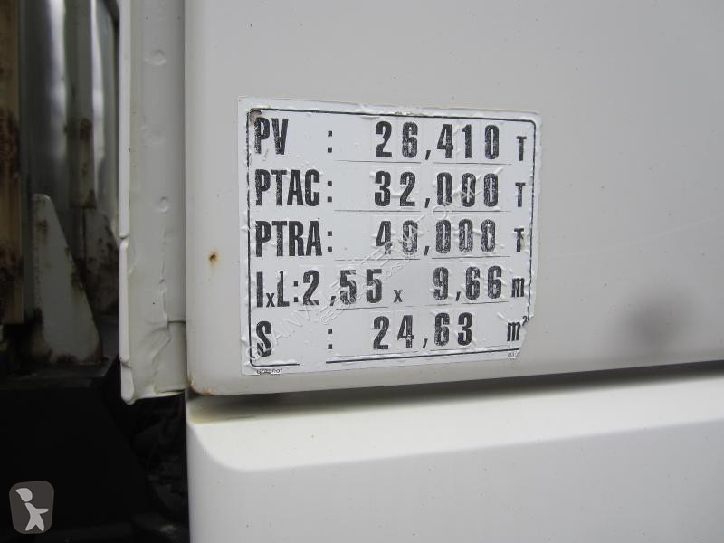 Kamion Volvo 520