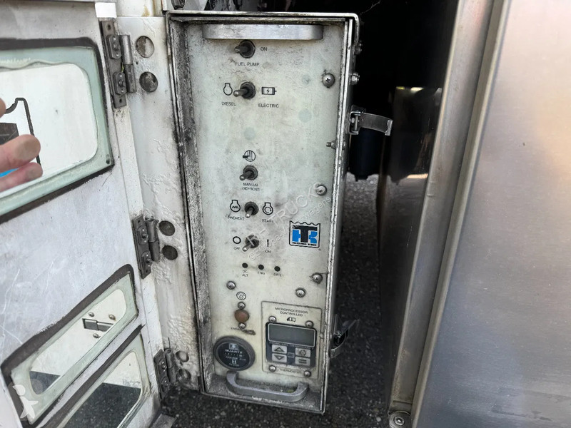 Kamion Volvo 12420 6X2 - EURO 3 + HANGER...