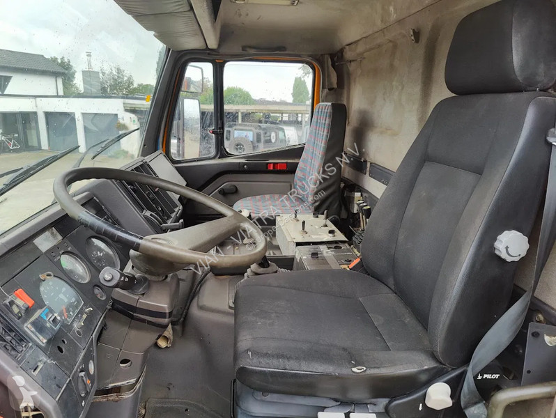 Camion Mercedes SK KIPPER / BENNE 6 ROUES