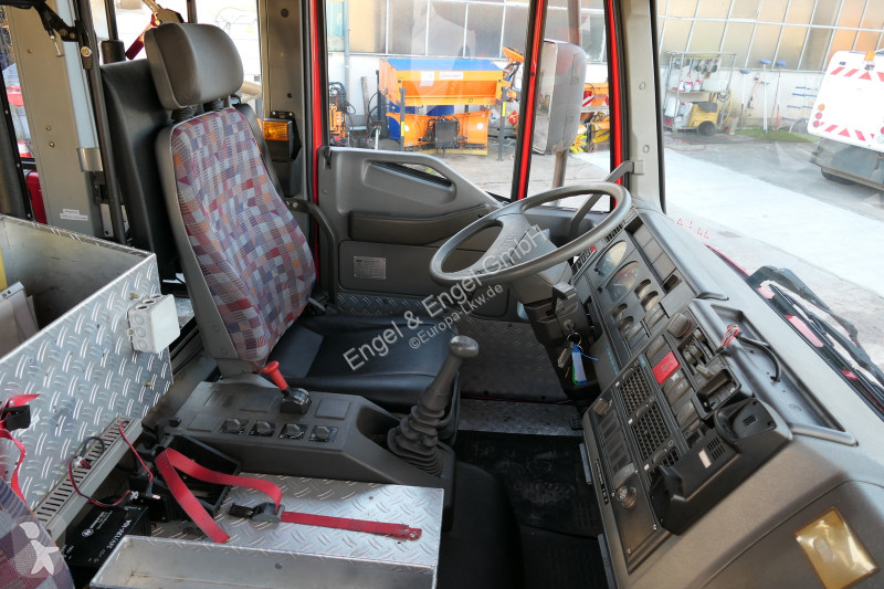 Camión Iveco FF 95 E LF 8 DoKa AHK 4X4 SFZ...