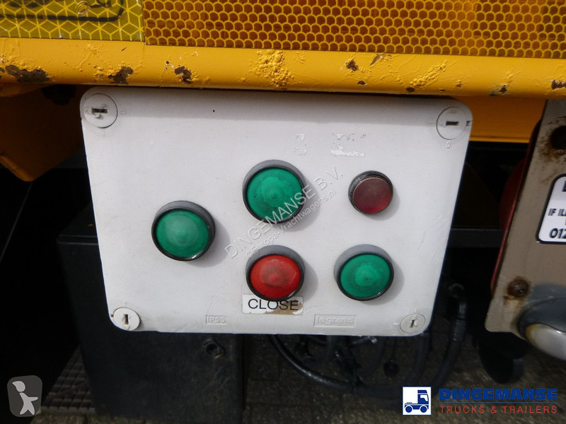 Camion DAF 55220 4x2 RHD Whale vacuum tank 7.5 m3