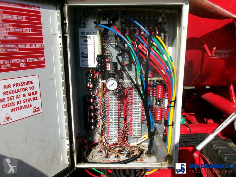 Kamion DAF 75310 6x4 RHD Whale vacuum tank 11.8...