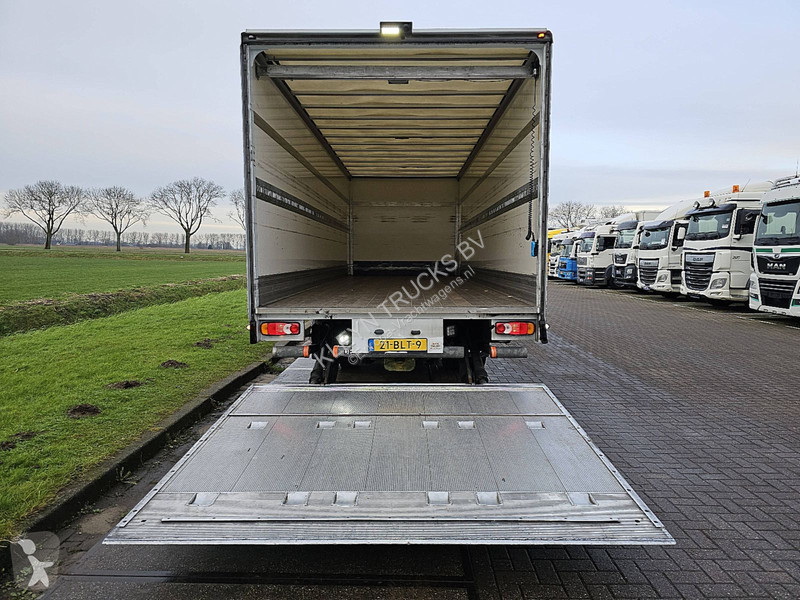 Camion DAF 290 11.9T BOX: 7.8M LIFT