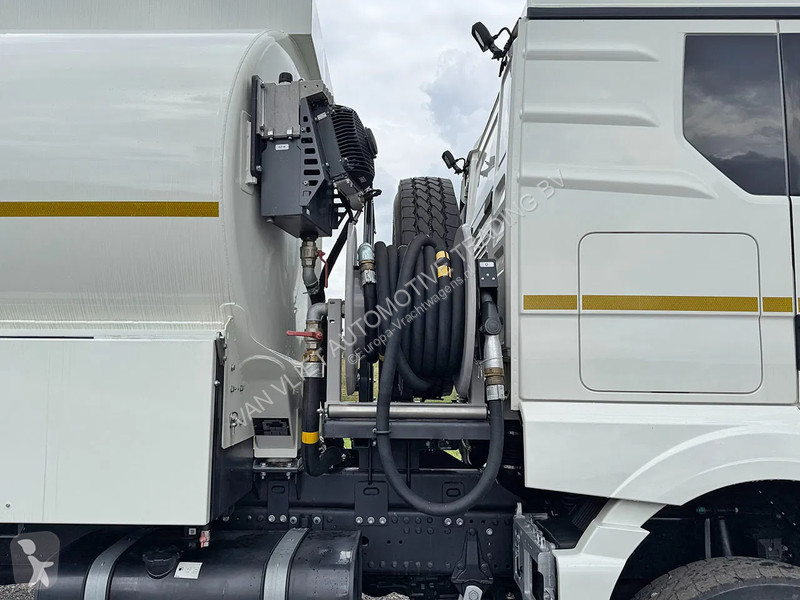 Camião MAN 33.400 BB CH Fuel Tank Truck (4 units)