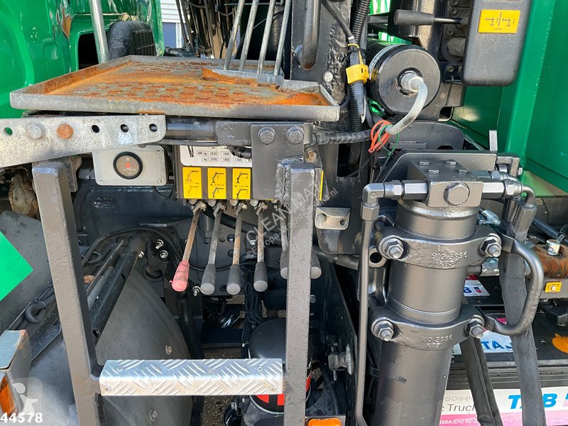Camion Renault 300.12 Manual Hiab 8 Tonmeter...