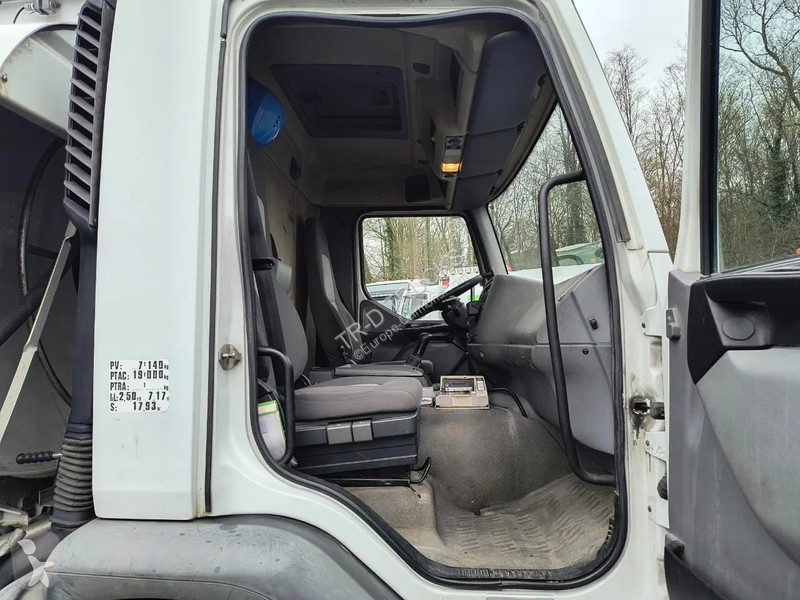 Camion Renault 270 13500L FUEL / CARBURANT...