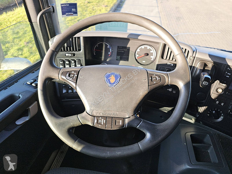 Vrachtwagen Scania P250 CARRIER IFT 286TKM