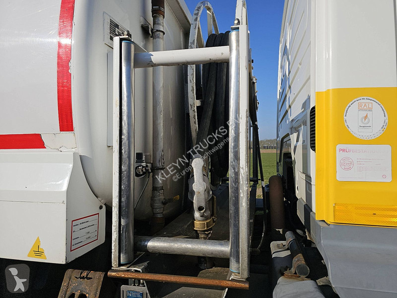 Kamion Mercedes AXOR 1833 FUEL 0L PUMP