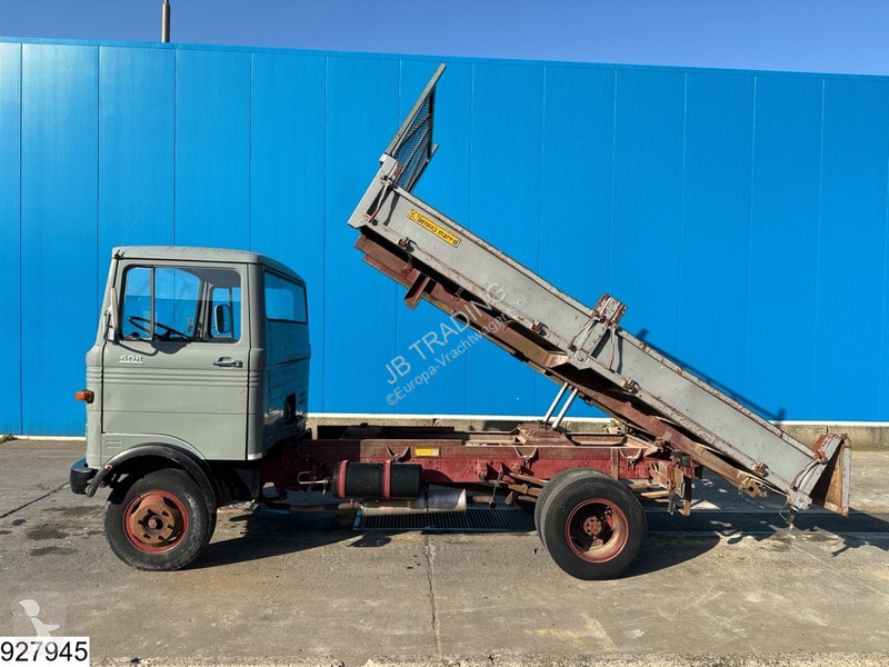 Kamion Mercedes D Manual, Steel suspension,...