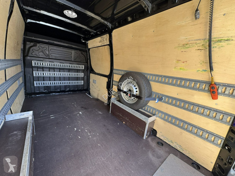 Furgoneta Iveco 35S18