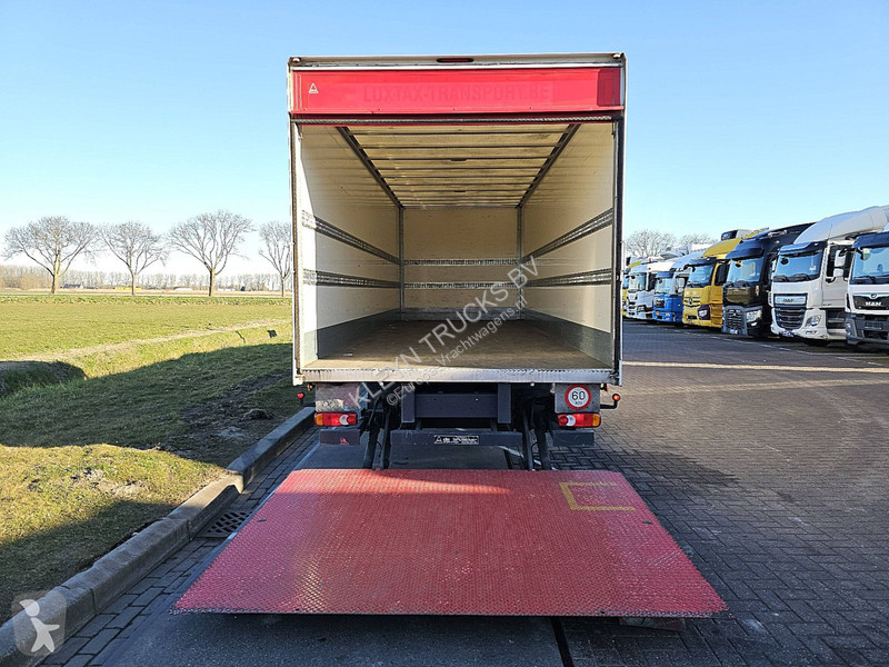 شاحنة Renault D 240 11.9T AIRCO LIFT
