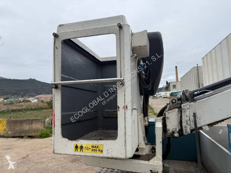 Camion Nissan NT400