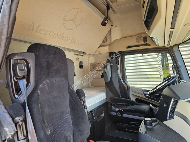 Kamion Mercedes ACTROS SLT 3 8x4 / 180.000 kg...