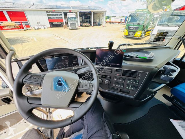 Camion Volvo 6x2 Containerpritsche mit F545RA.2.26