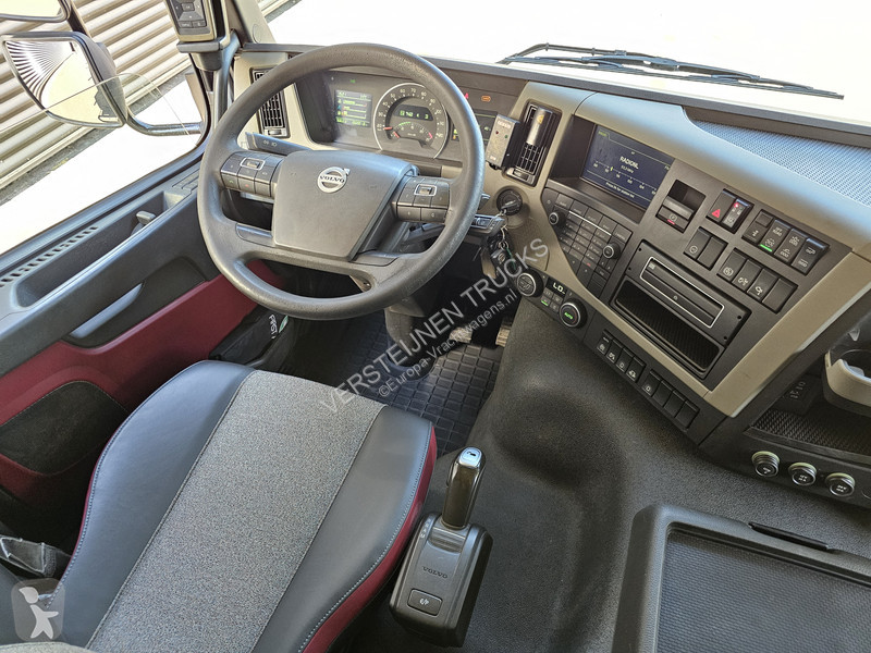 Vrachtwagen Volvo FM  8x4-4 / FASSI 36.5 t/m -8...
