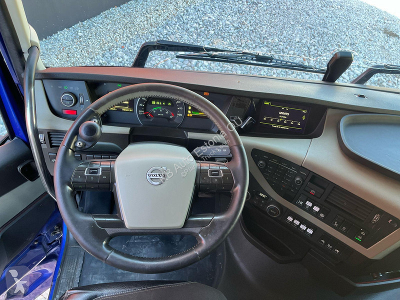 Kamion Volvo 8x4/4 FOR SALE AS CHASSIS !