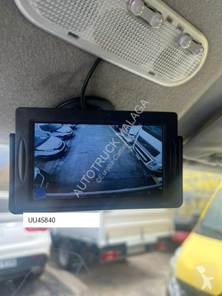 Camión Nissan CABSTAR ISOTERMO TRAMPILLA