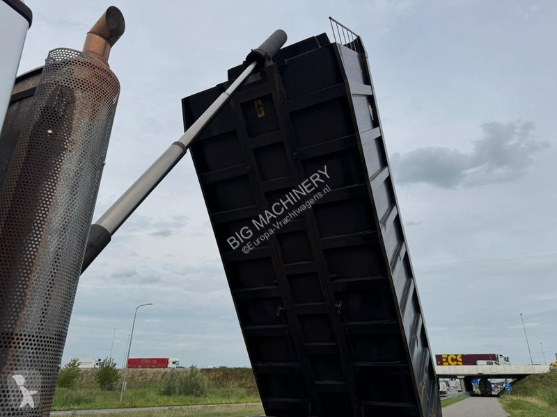 Vrachtwagen Mercedes ACTROS 4151 V8 8x8 tipper