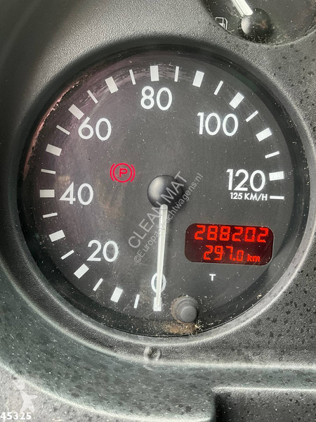 Camión DAF LF 180 HMF 7 Tonmeter laadkraan