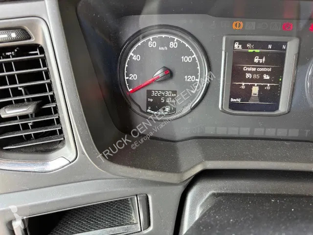 Camion Scania P280 Closed box taillift 2000 kg...