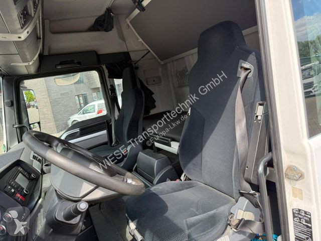 Lastbil MAN TGX 6x2 mit HMF 3000-5 Kran TÜV NEU