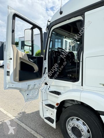 Kamion Mercedes 2533L Tiefkühl...