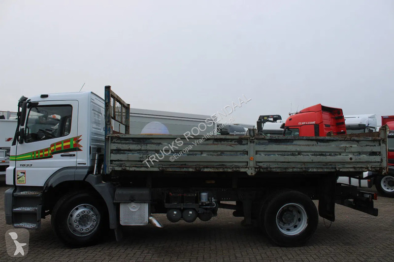 Vrachtwagen Mercedes 1833 + tipper + manual