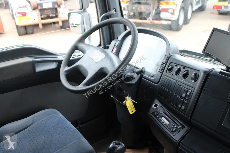 Kamion MAN 12.210 + LIFT + MANUAL