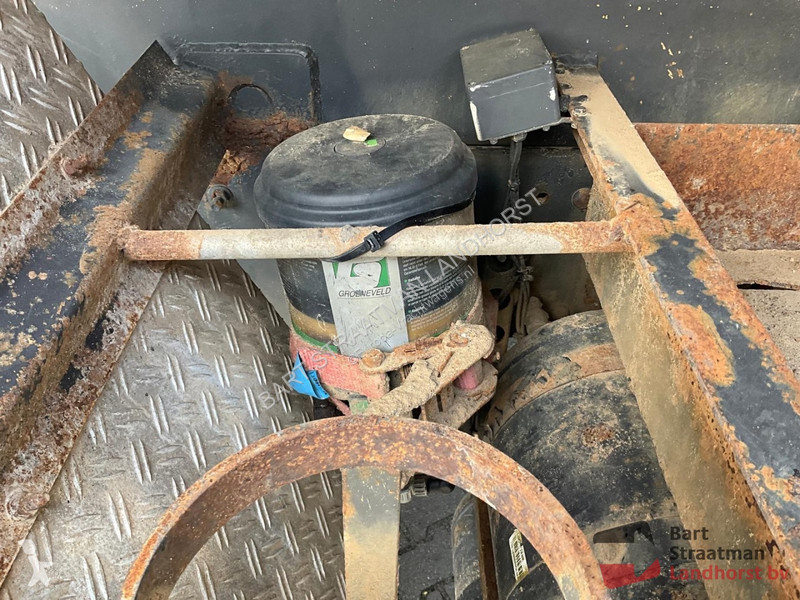 Kamion Volvo 440 10x4 Euro 5 geisoleerde asfalt...