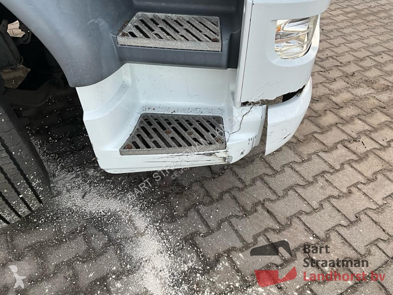 Camion DAF 250 FA 4x2 Euro 6 truck with tail lift