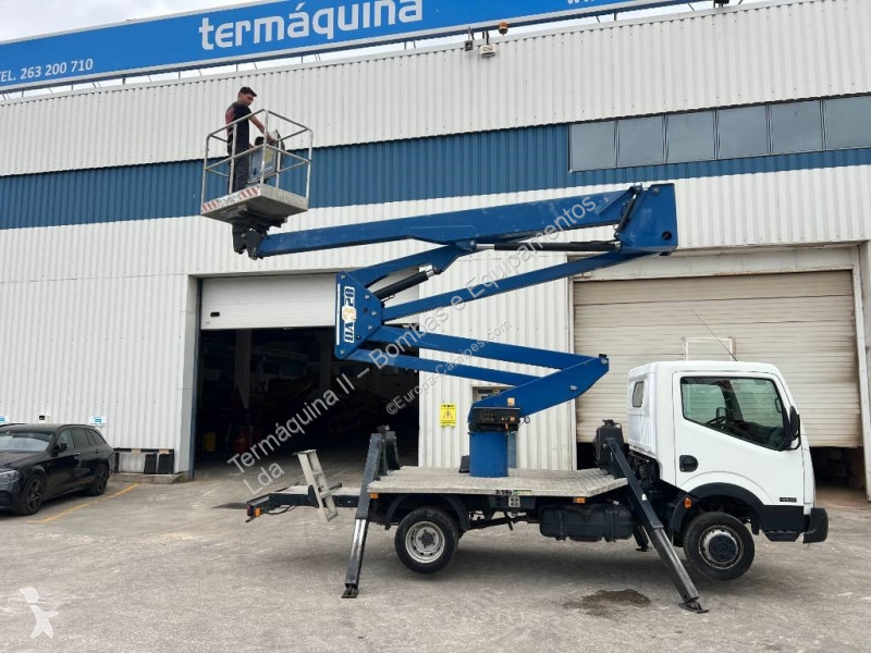 Camion Nissan CABSTAR 35.11