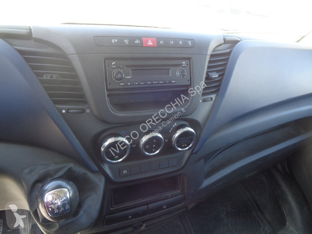 Camion Iveco DAILY 35C18