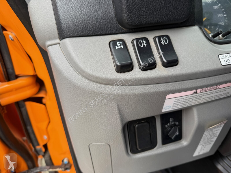 Camion Mitsubishi Fuso 6C18D 4x4 Doka Fuso...