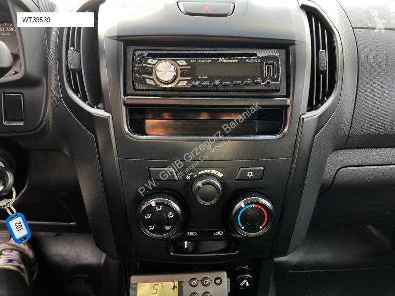 Véhicule utilitaire Isuzu Satellite 4X4...
