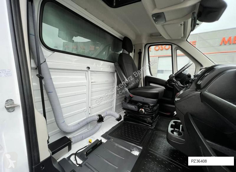 Véhicule utilitaire Peugeot Plandeka + Firanka...