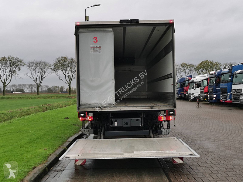 Camion Mercedes ATEGO LIFT CARRIER 850